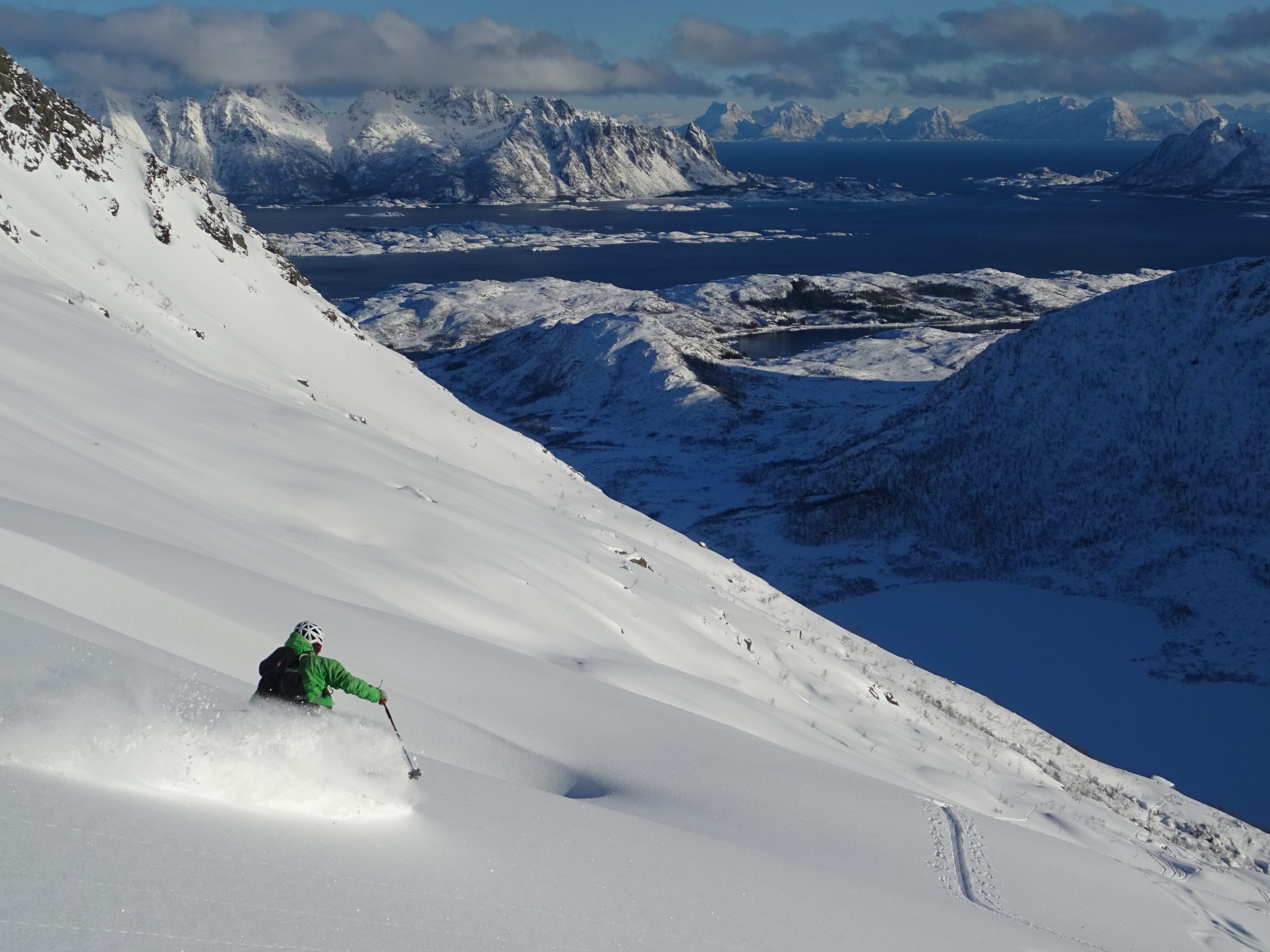 Fiordos de Sunnmore, un destino de esquí de montaña en Noruega mucho más desconocido