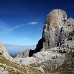 Rutas de senderismo en el Naranjo de Bulnes: descubre la magia de los Picos de Europa