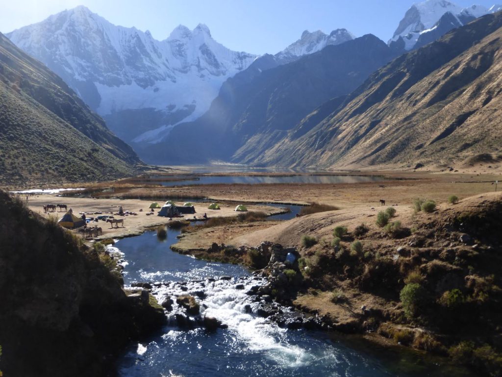 Campamento en el Huayhuash trek de Perú