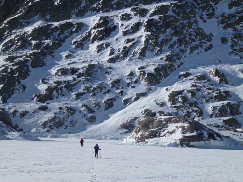 Viaje con raquetas de nieve en el Pirineo