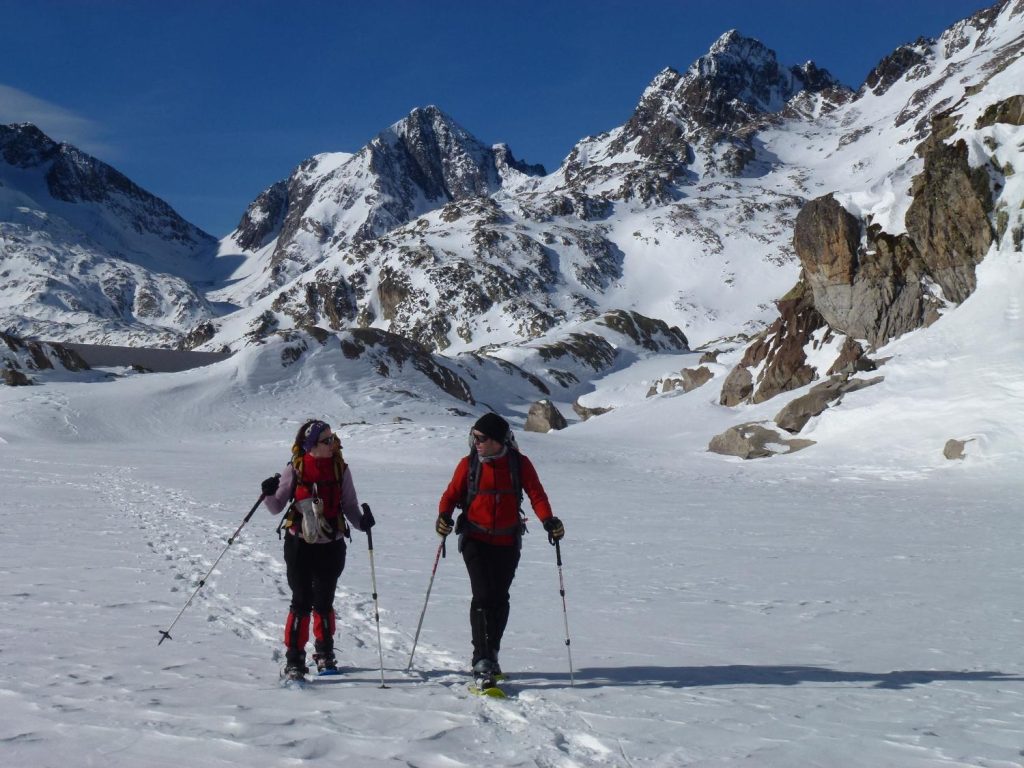 Excursión de raquetas de nieve en PÎrineos