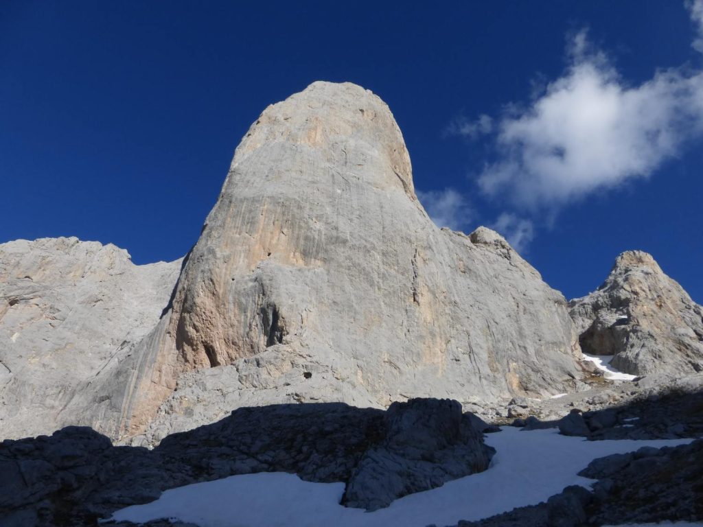 La cara oeste del Naranjo de Bulnes