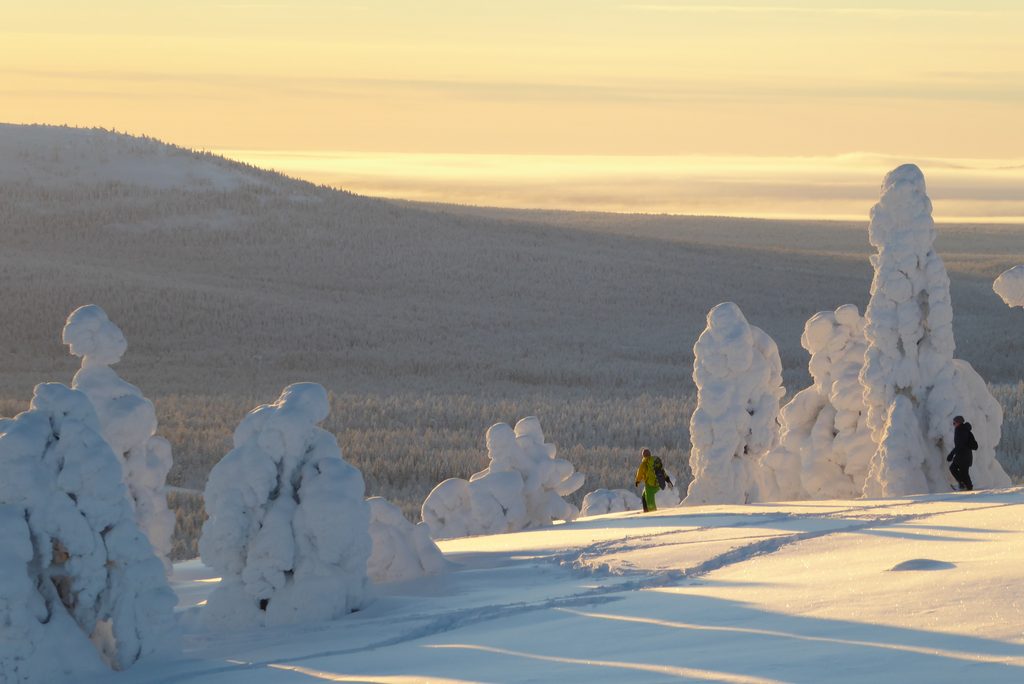 Esquí de fondo en Akaslompolo, Finlandia