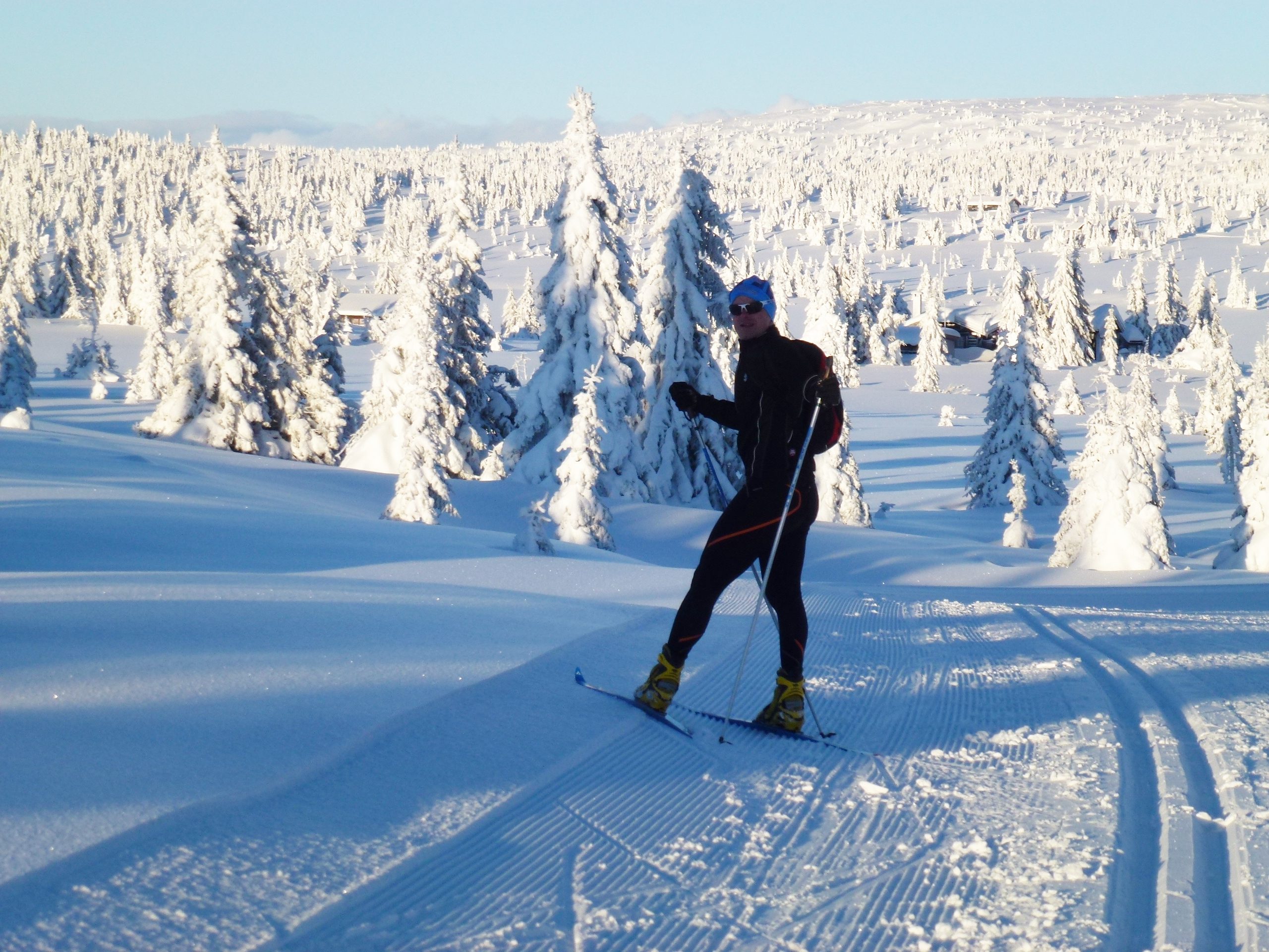 Puente de diciembre en Noruega. Esquí de fondo, Lillehammer