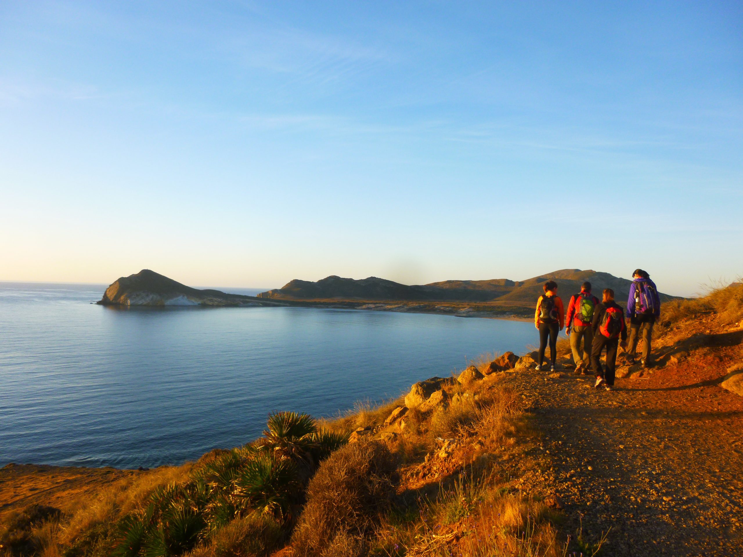 Senderismo en el Mediterráneo. Andalucía. Cabo de Gata y la Axarquía.