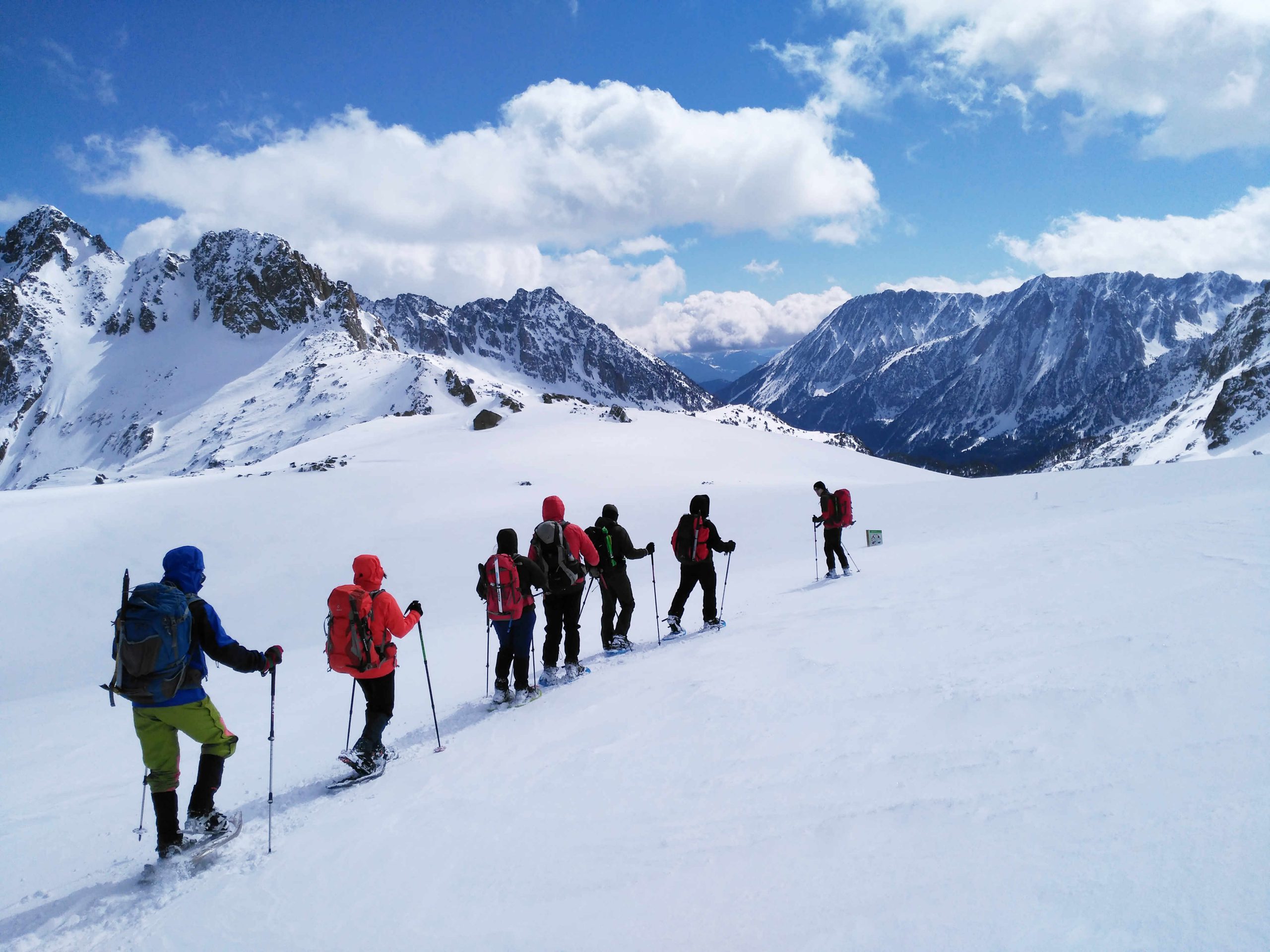 Carros de Fuego. Alta Ruta del Pirineo con raquetas de nieve