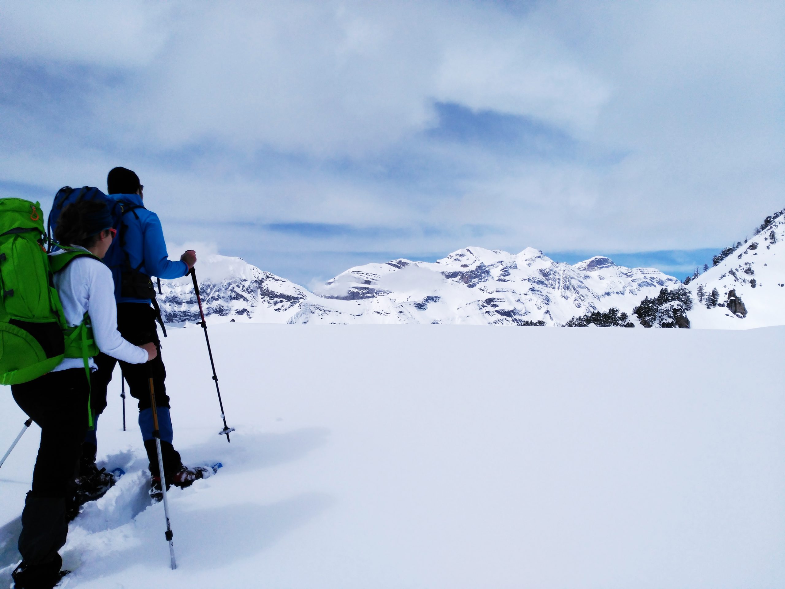 Raquetas de nieve en el Sobrarbe, Valle de Bielsa. Pirineo Aragonés