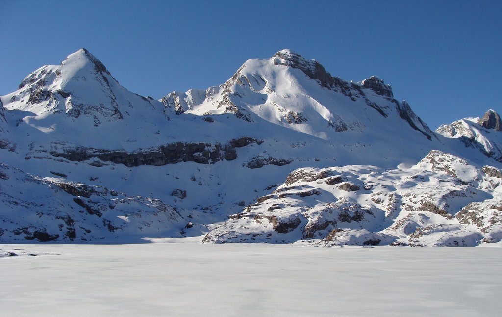 Raquetas de nieve en el Valle del Aragón. Pirineo Aragonés