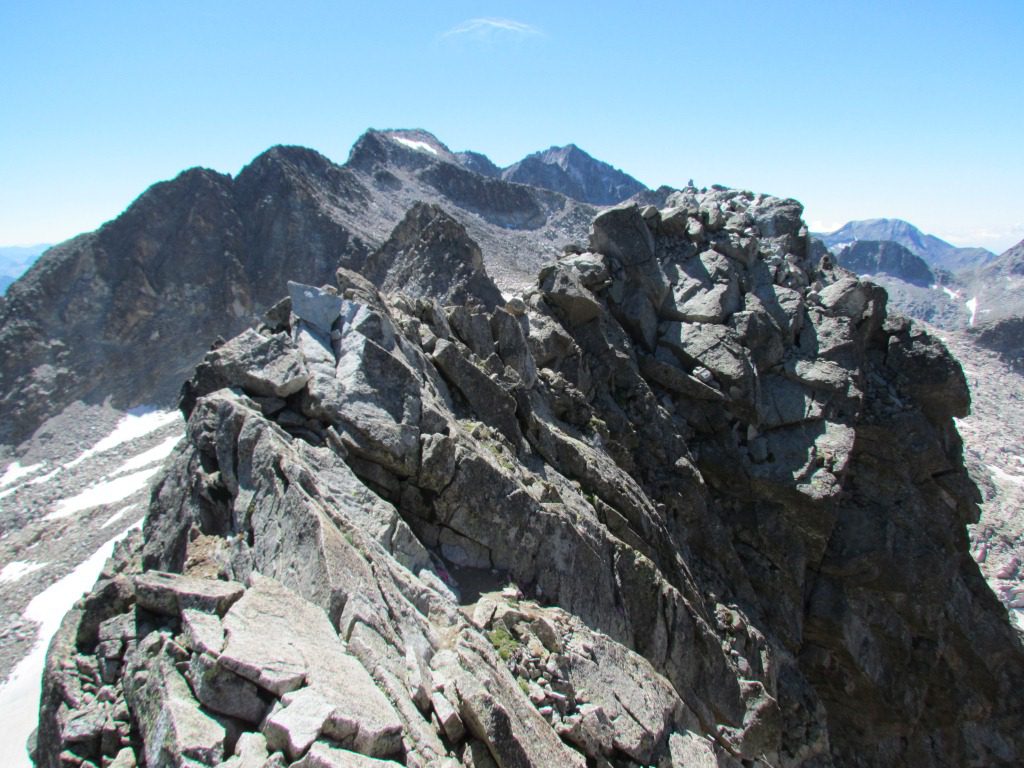 Cresta de los Quince Gendarmes al Pico del Alba. Una súper clásica