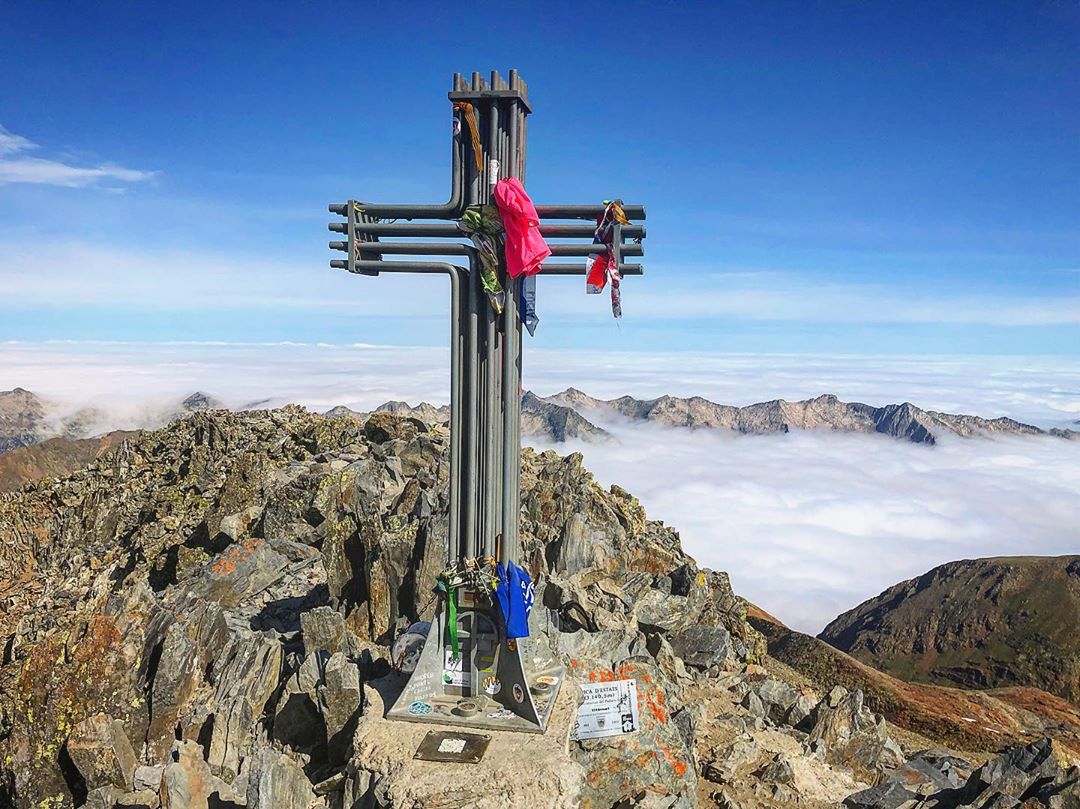 Ascenso a la Pica d ´Estats por la Cresta Gabarró. Pirineo Catalán