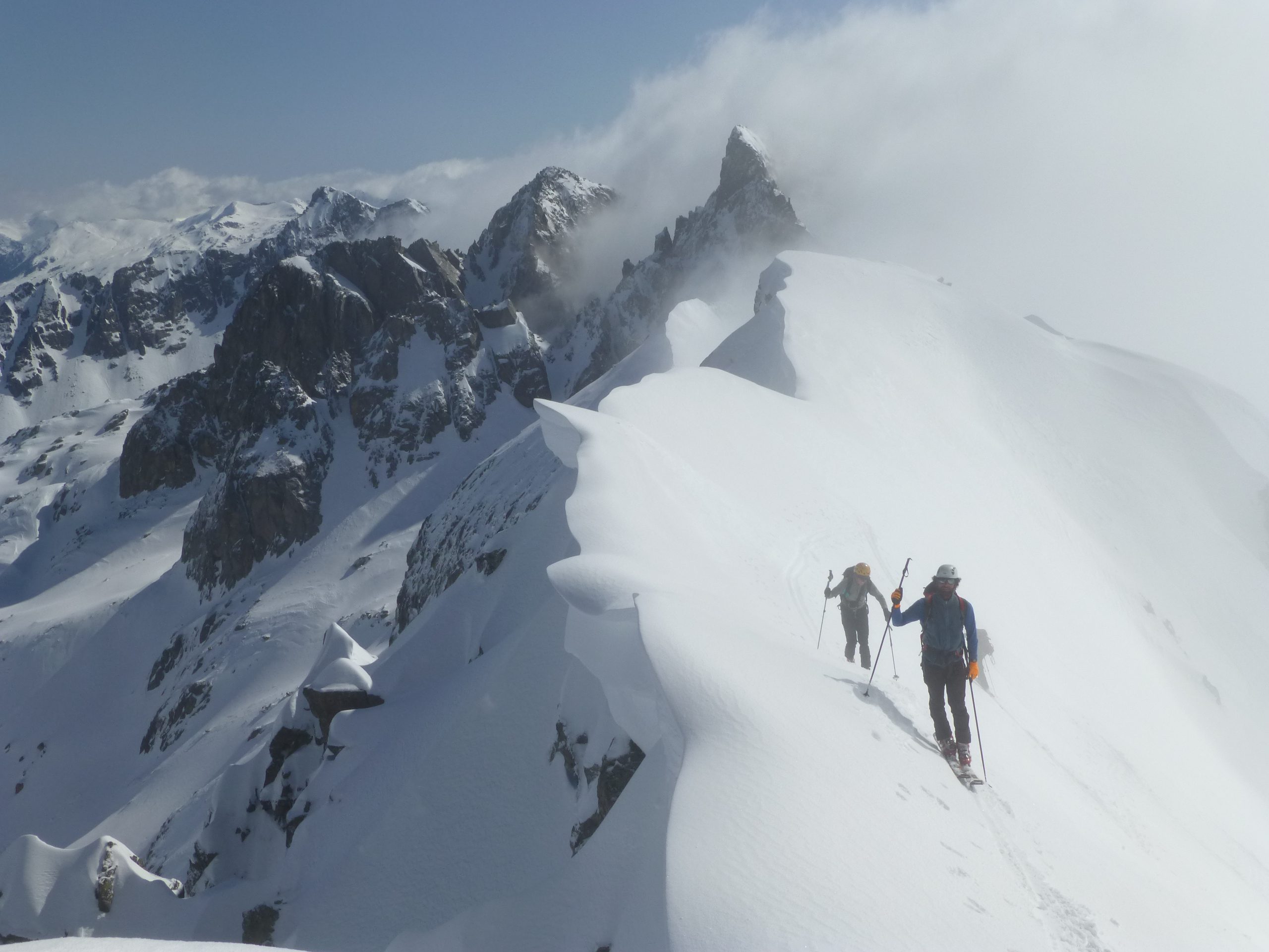 Esquí-Alpinismo. Alta Ruta en el Parque Nacional de Aigüestortes i Sant Maurici. Pirineos