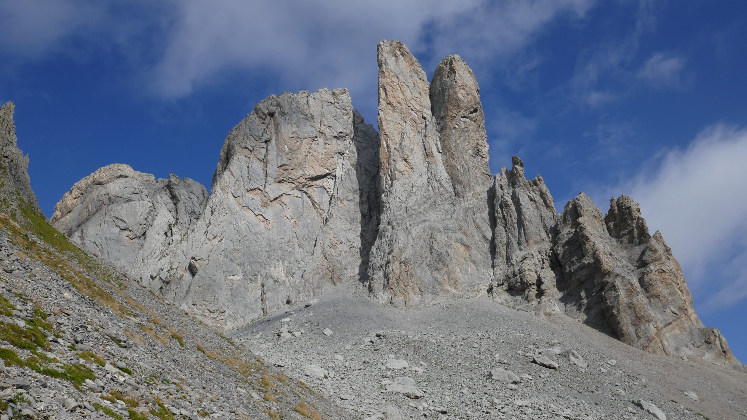 Ruta de las Golondrinas. Trekking por el Pirineo Occidental.