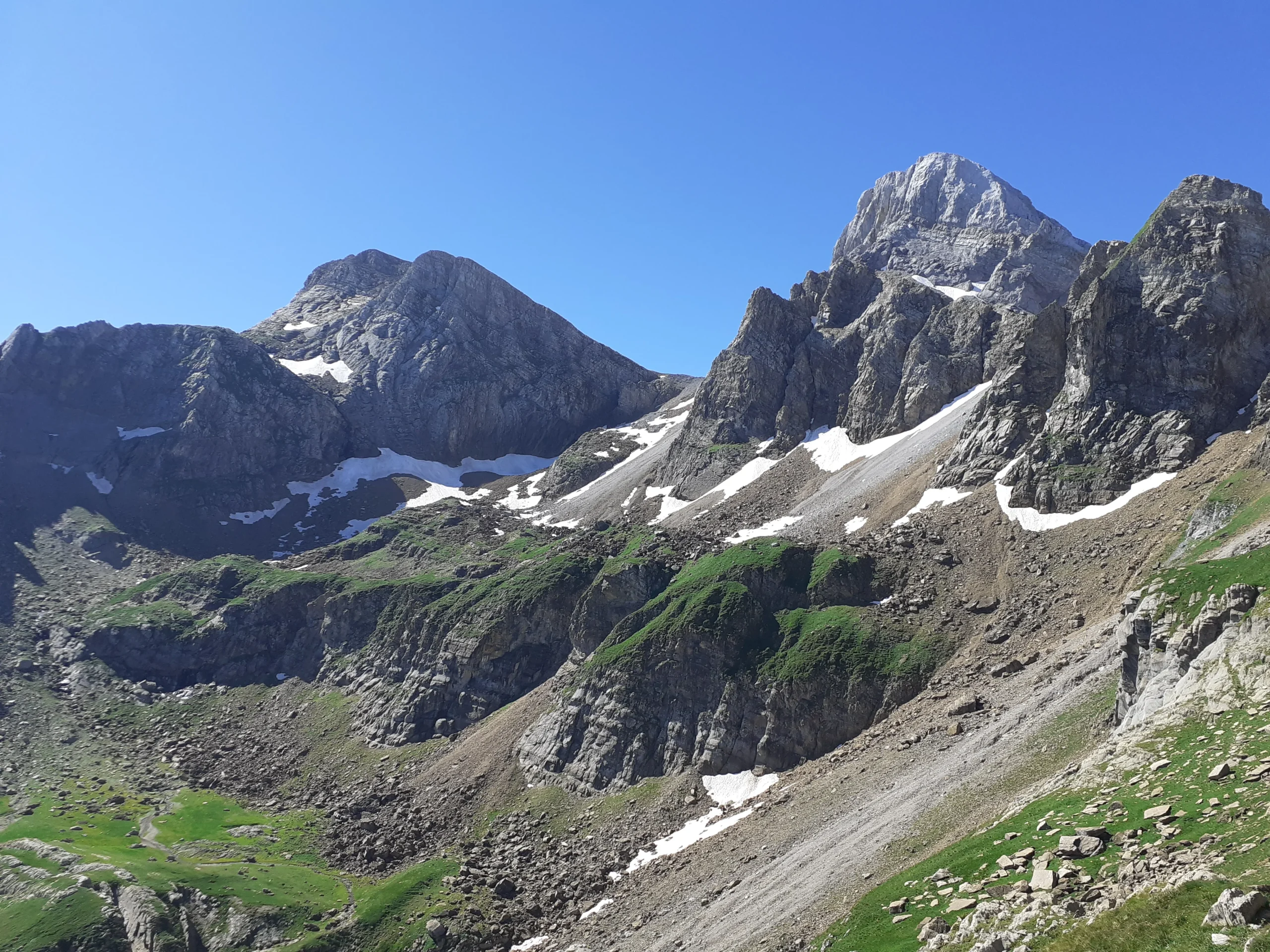 Ascensiones en el Valle del Aragón. Aspe, Collarada y Monjes