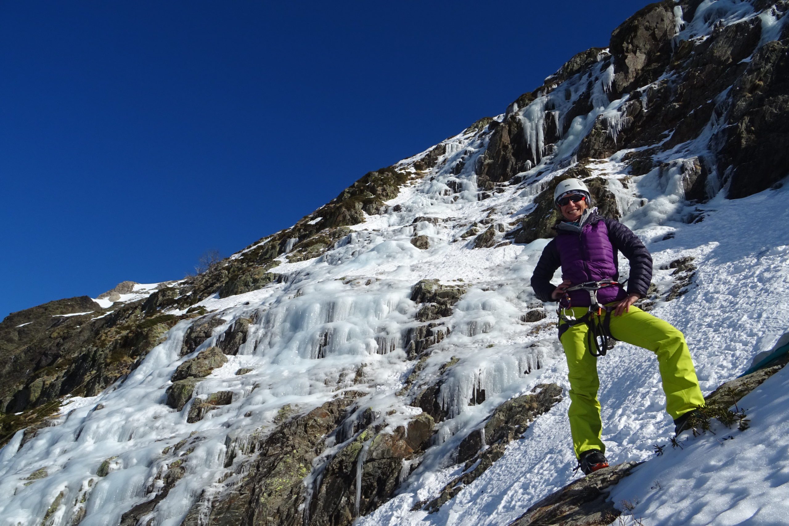 Escalada en hielo en el valle de Boí y Benasque