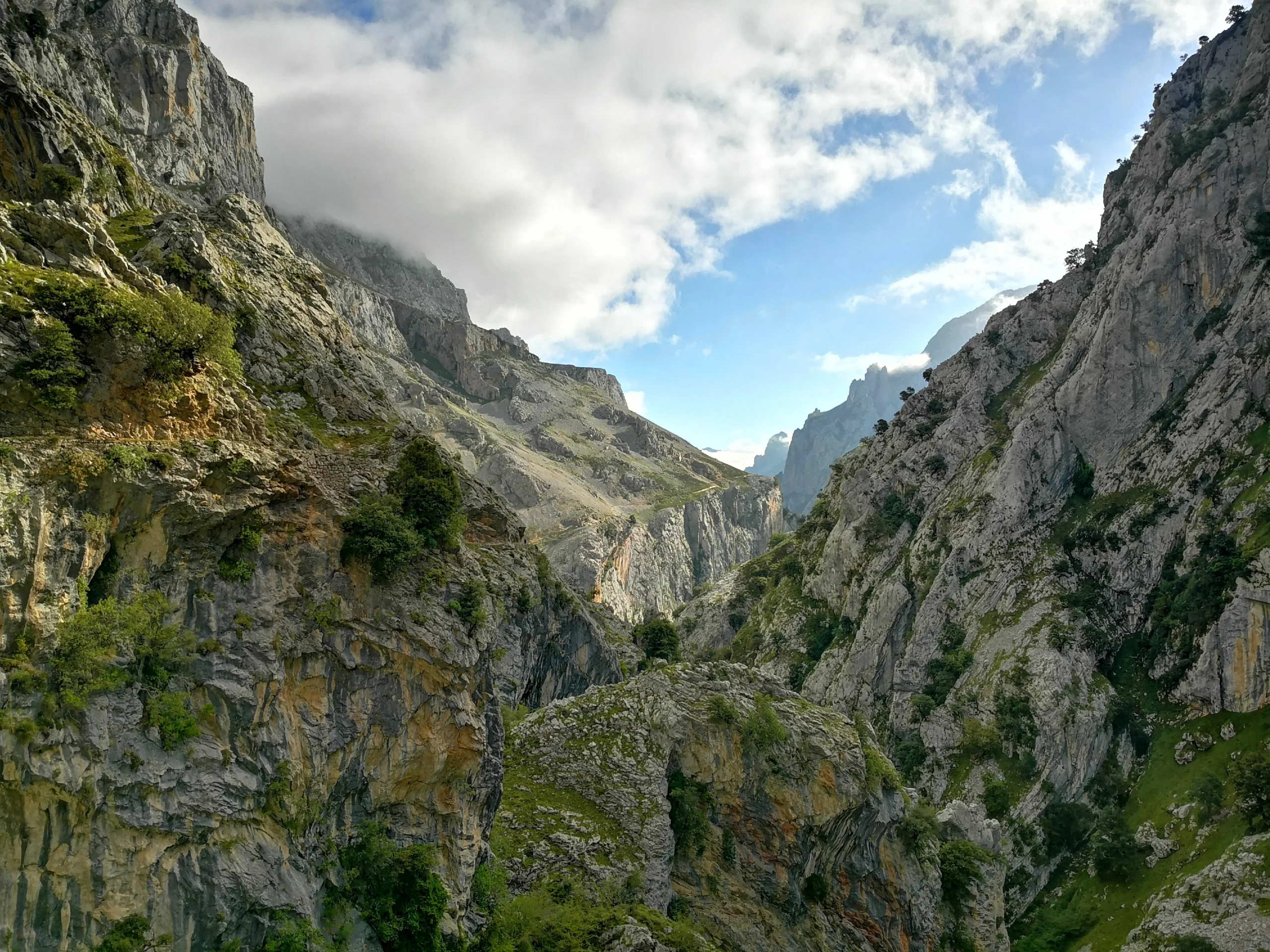 Trekking Anillo Vindio. Picos de Europa