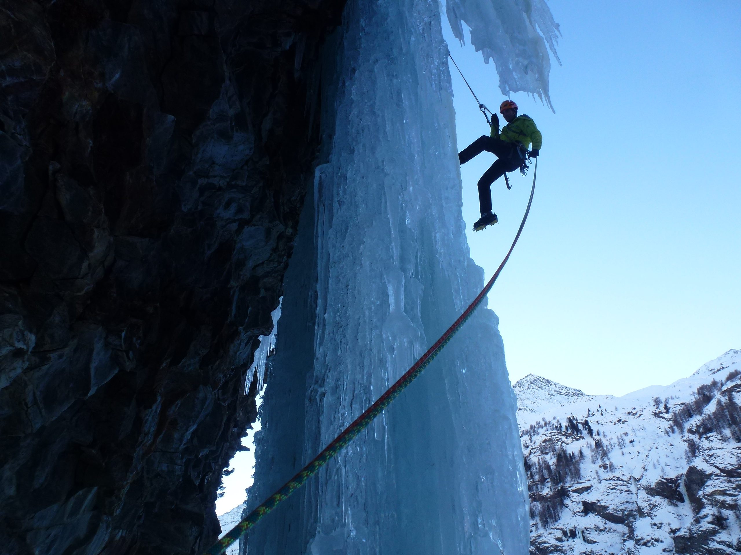 Curso de escalada en hielo y corredores