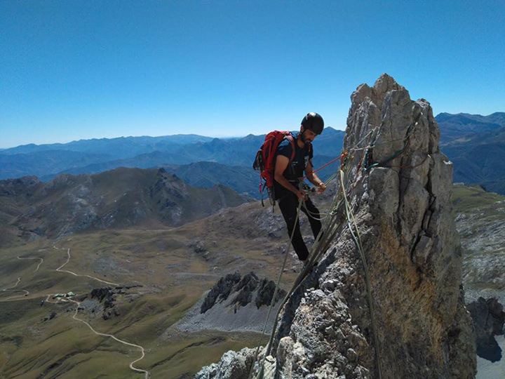 Escalada en Peña Santa de Castilla. Sur clásica