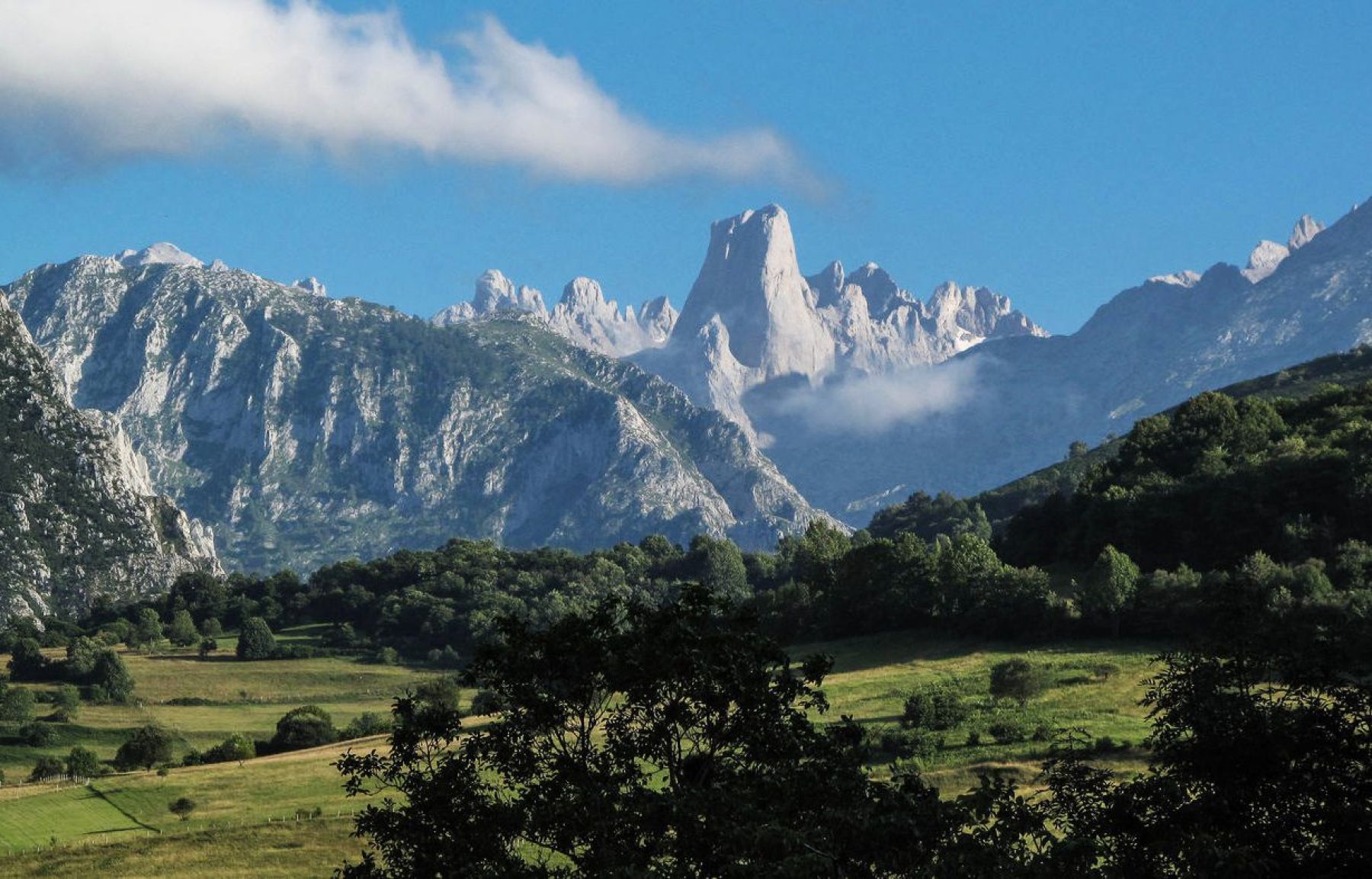 Trekking en los Picos de Europa. Circular del Macizo Central