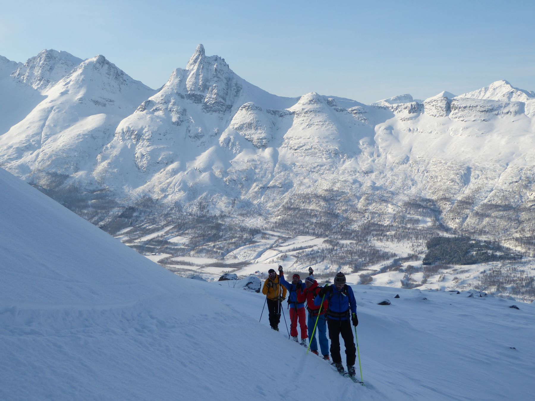 Alpes de Lyngen: esquí en el círculo polar ártico