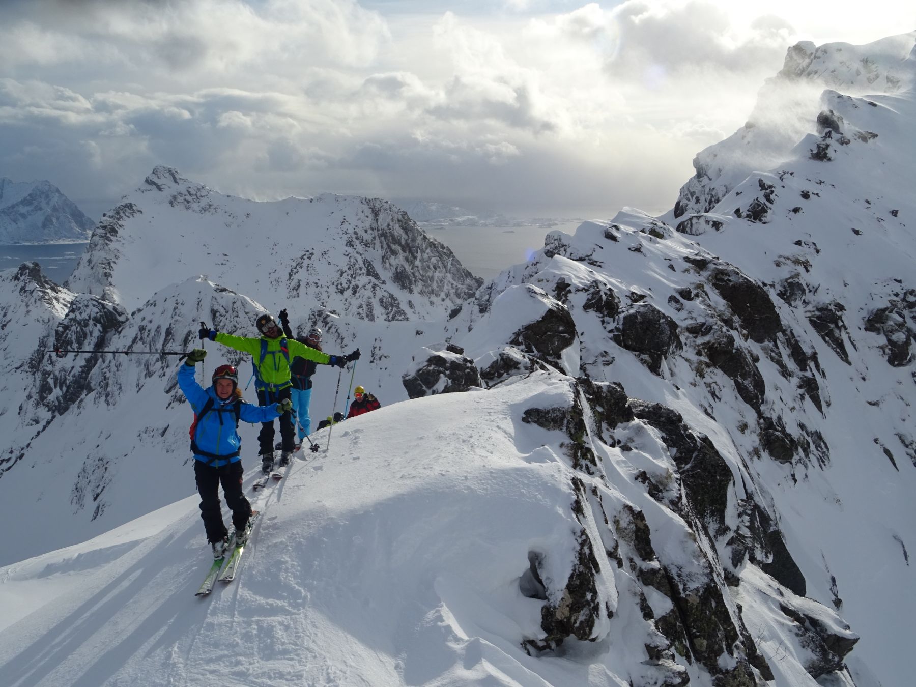 Lofoten, Noruega. Esquí entre el mar y las montañas