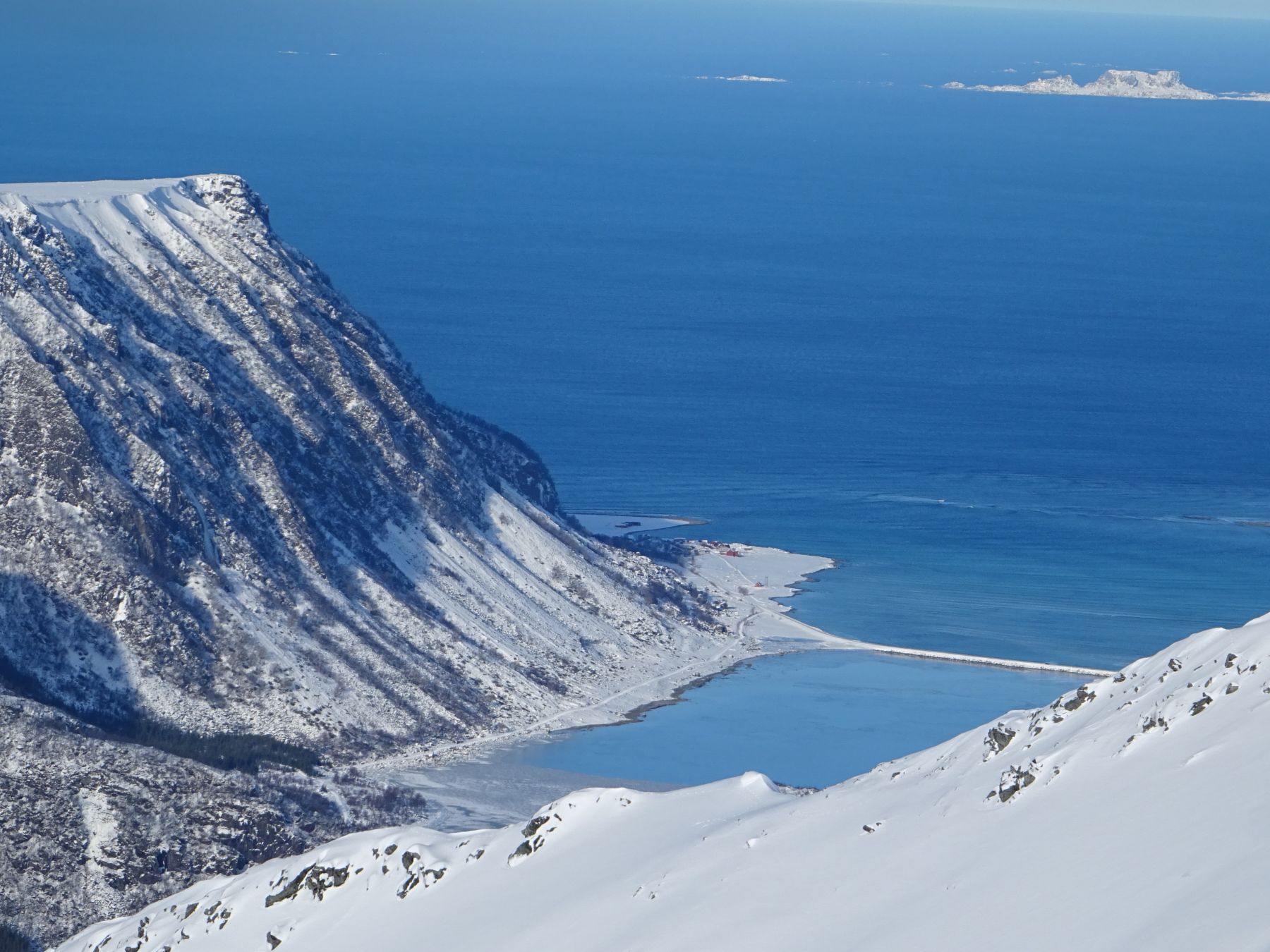 Lofoten, Noruega. Esquí entre el mar y las montañas