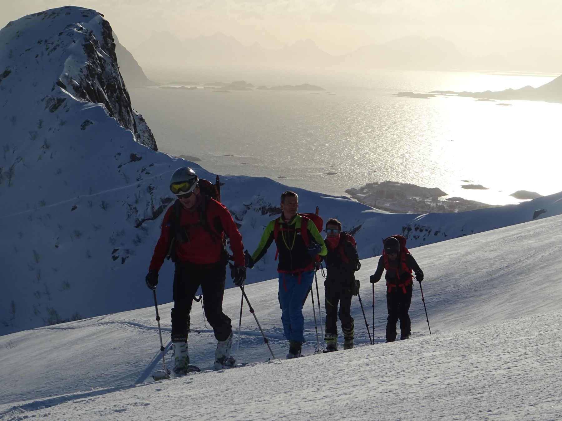 Lofoten, Noruega. Esquí entre el mar y las montañas