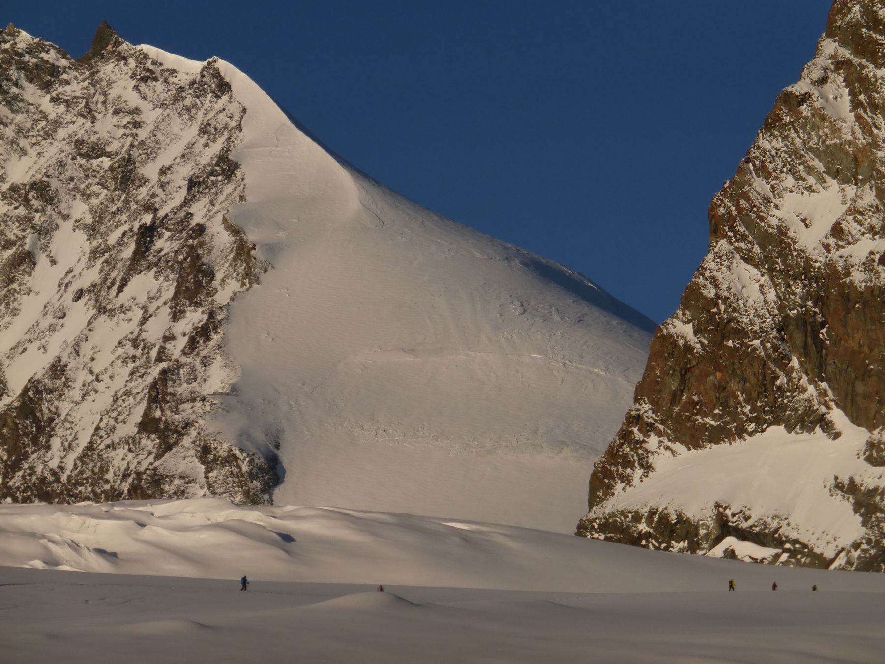 Travesía Saas Fee-Monte Rosa-Zermatt. Esquí de montaña