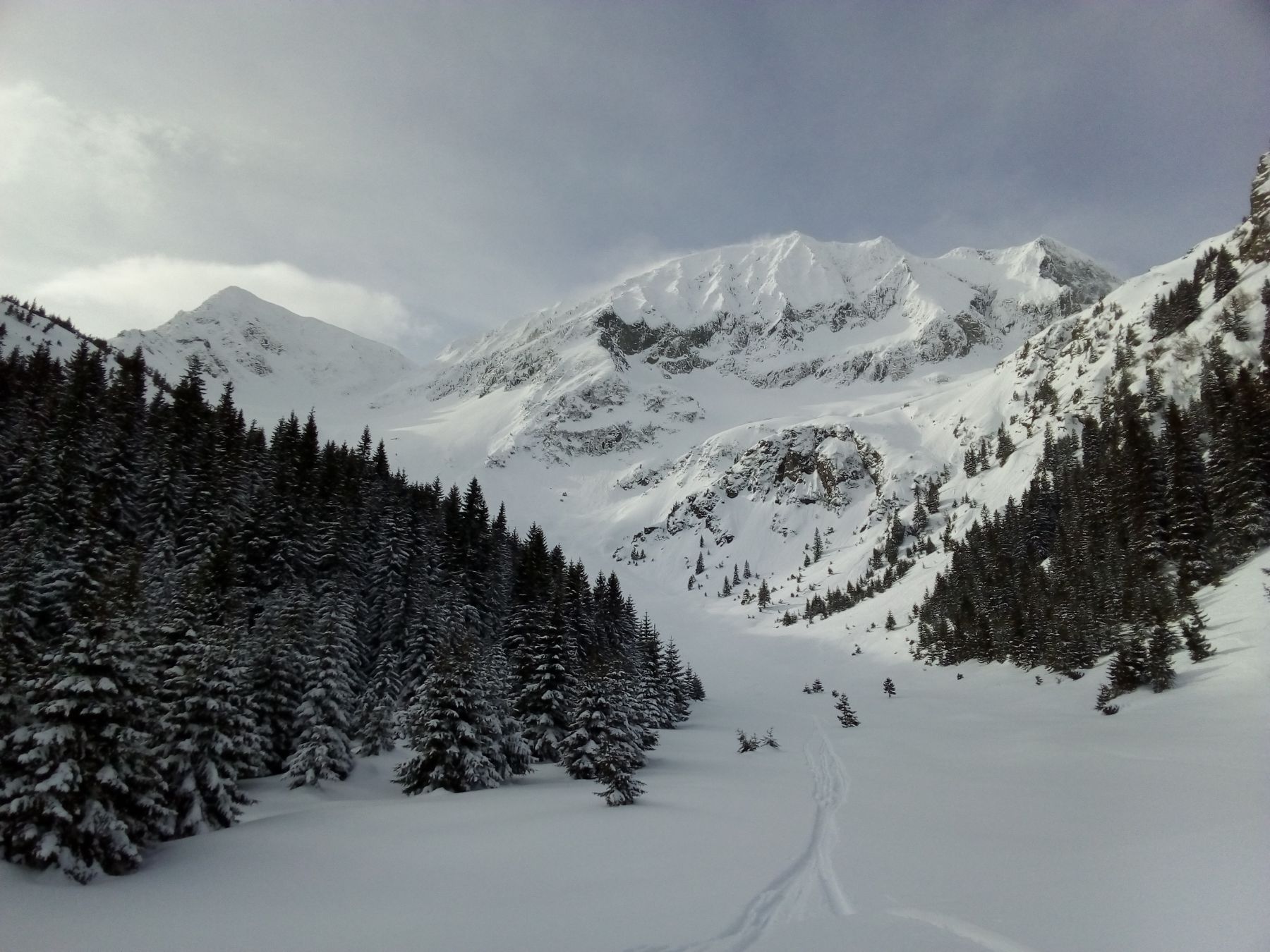 Esquí de montaña en Rumanía. La Cordillera de los Cárpatos