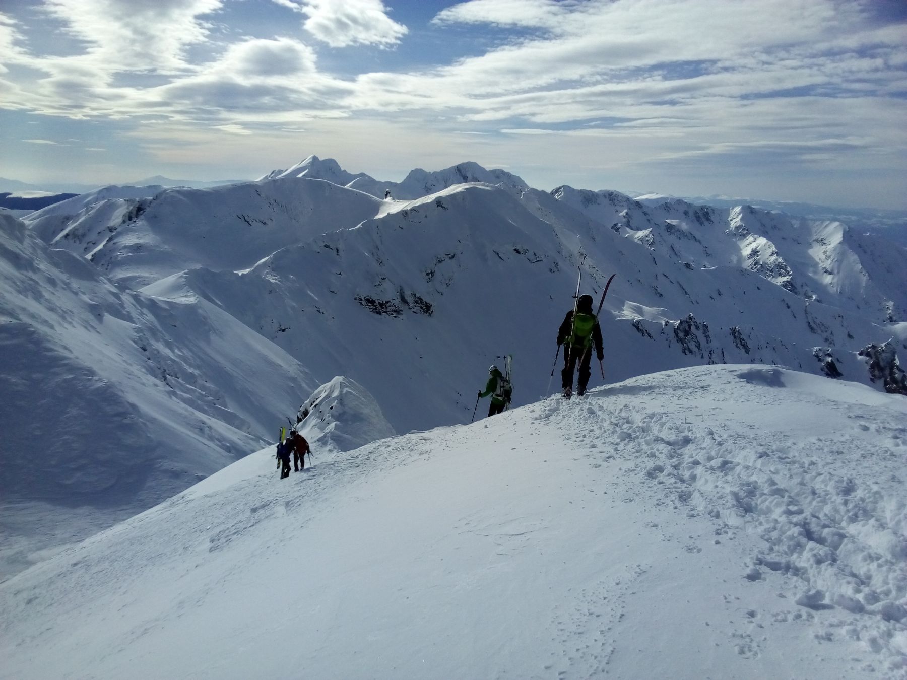 Esquí de montaña en Rumanía. La Cordillera de los Cárpatos
