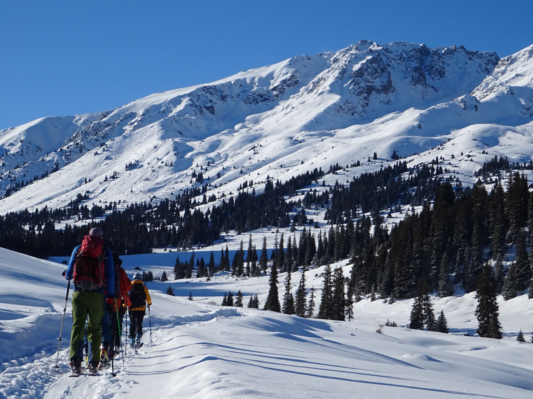 Kirguistán. Esquí de montaña en Jyrgalán, Tian Shan