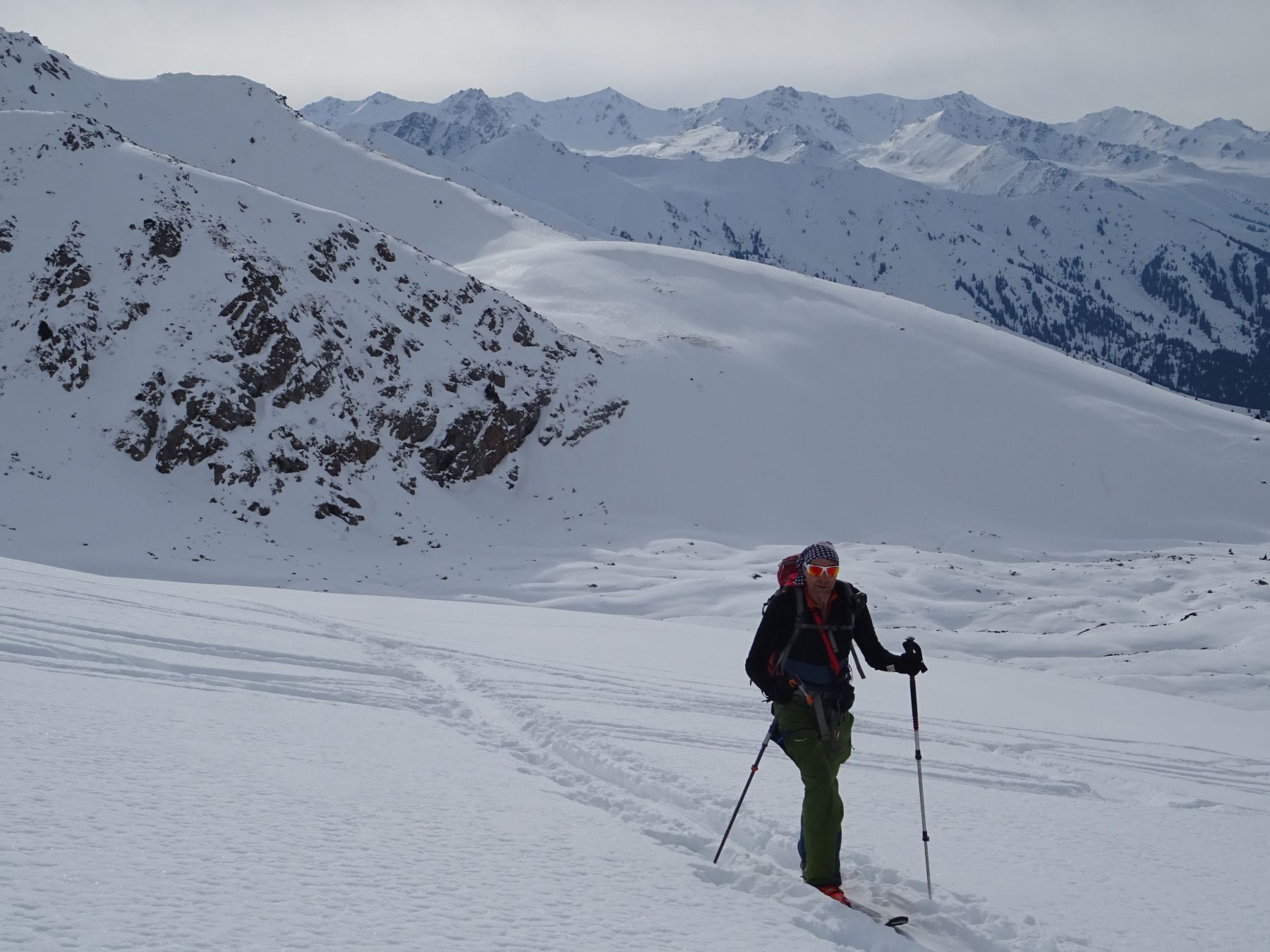 Kirguistán. Esquí de montaña en la Cordillera del Tian Shan