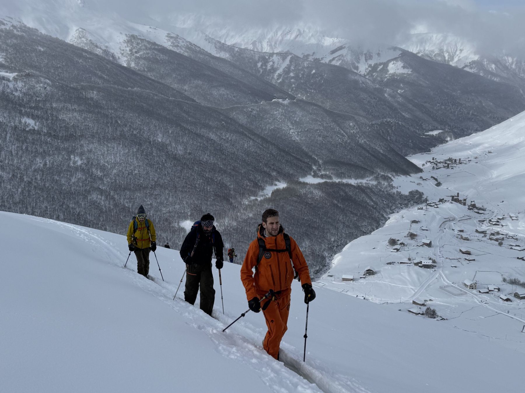 Georgia. Esquí de montaña en Svaneti
