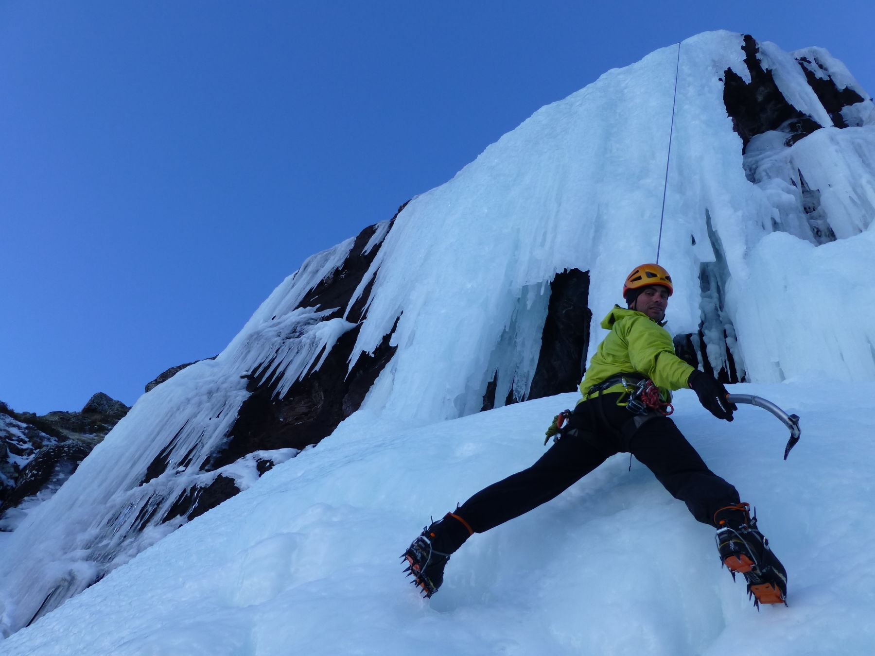 Curso de escalada en hielo y corredores