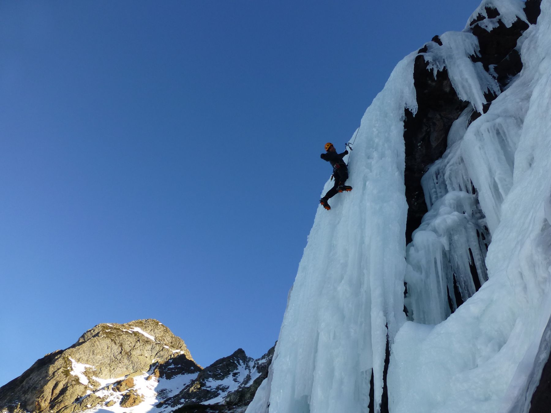 Curso de escalada en hielo y corredores