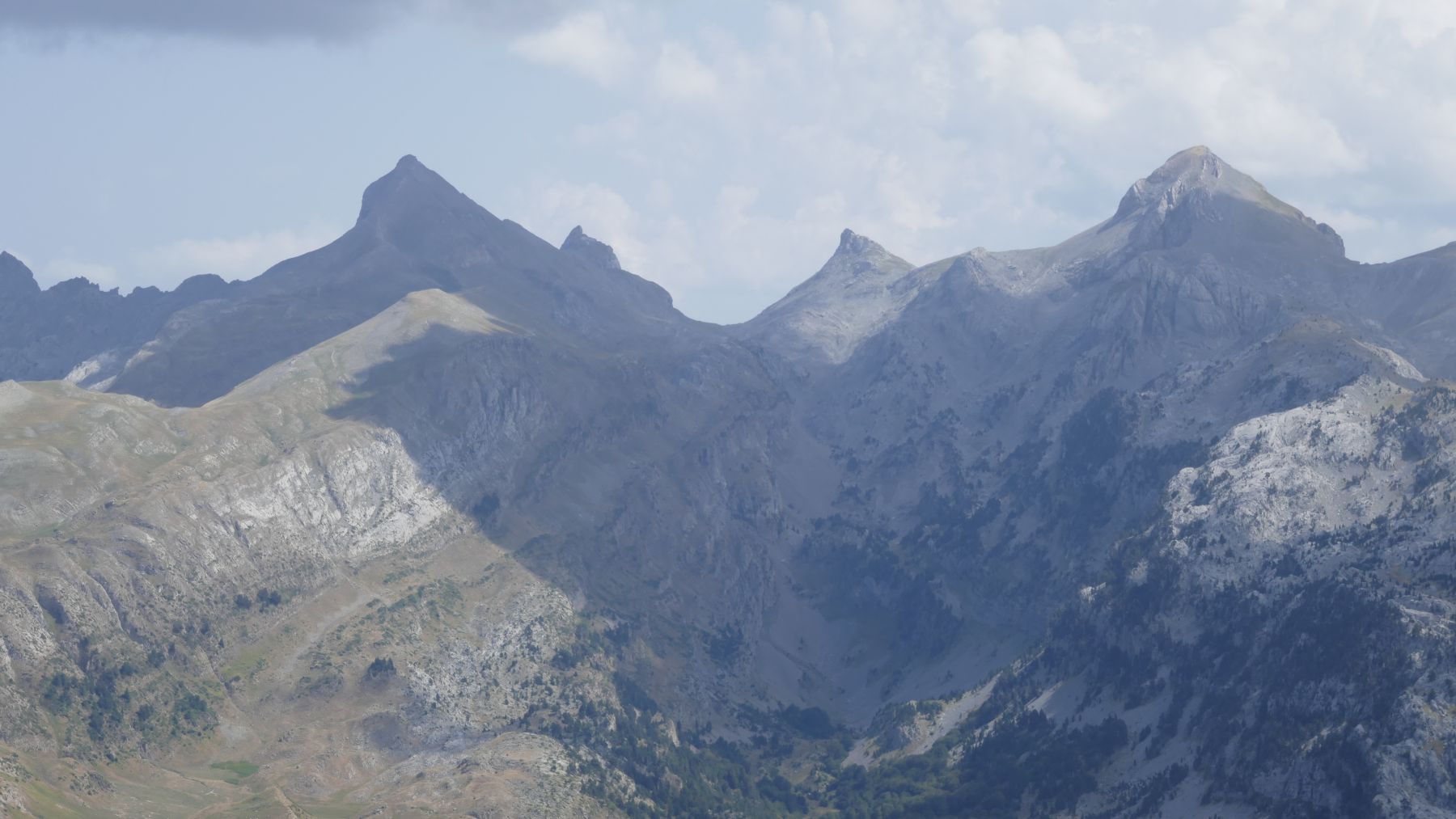Ruta de las Golondrinas. Trekking por el Pirineo Occidental.