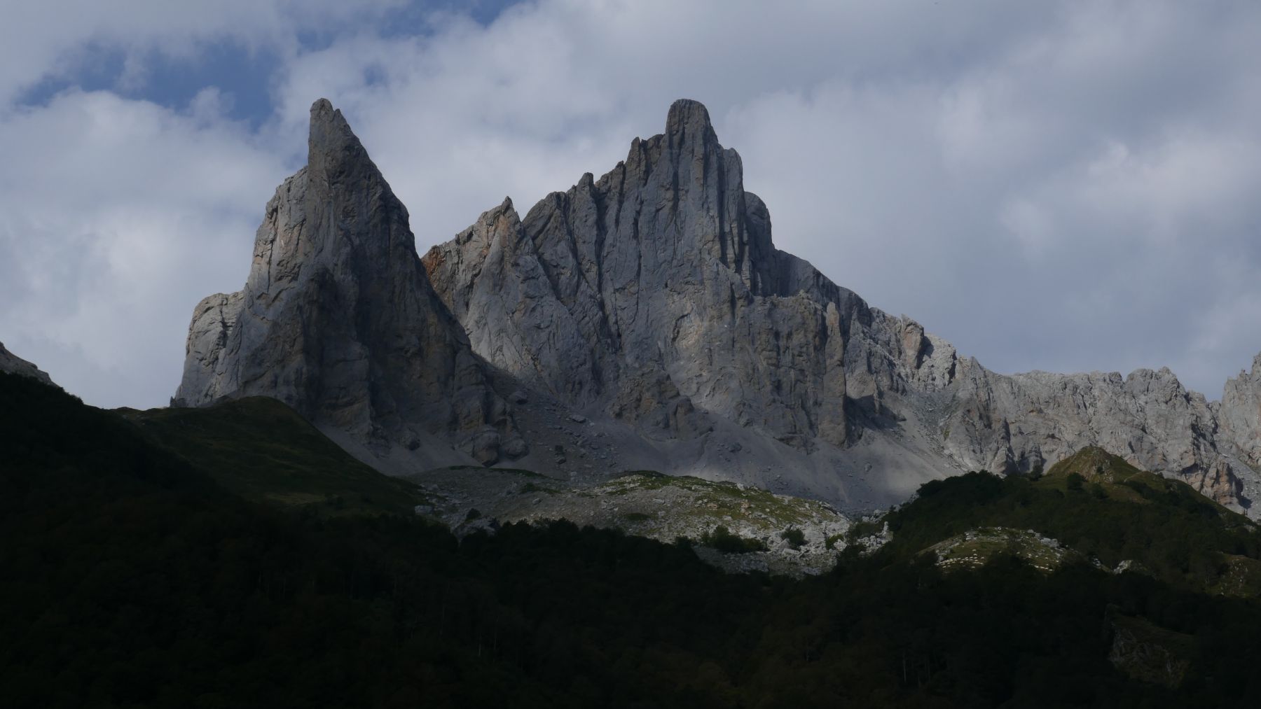 Ruta de las Golondrinas. Trekking por el Pirineo Occidental.