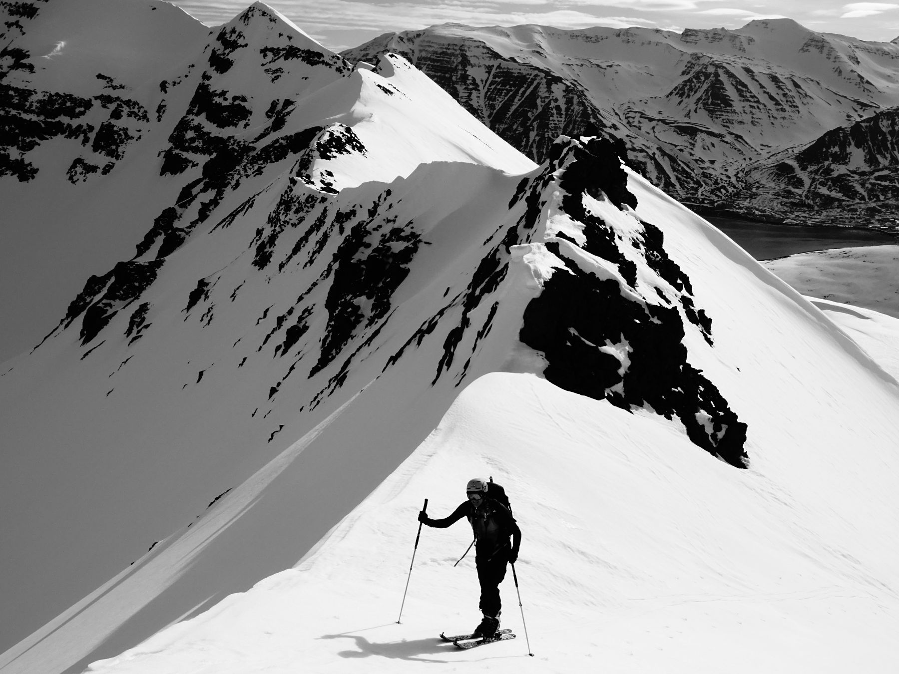 Islandia, esquí de montaña en medio del océano atlántico
