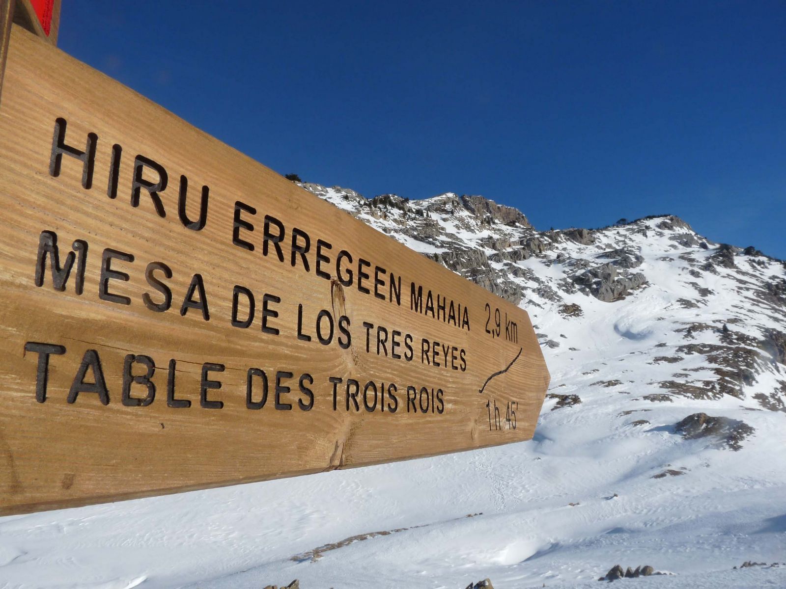Ascensiones con raquetas en el Pirineo. Mesa de los Tres Reyes, Mallo d´Acherito y Punta Alto de lo Foratón