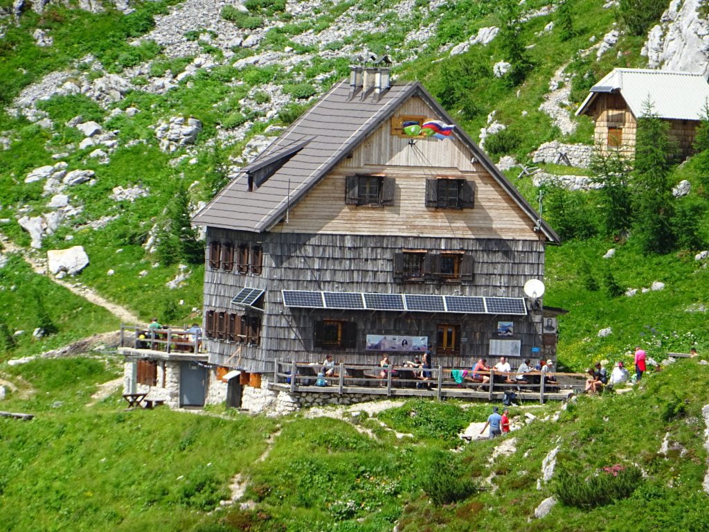 Refugio en los Alpes Julianos